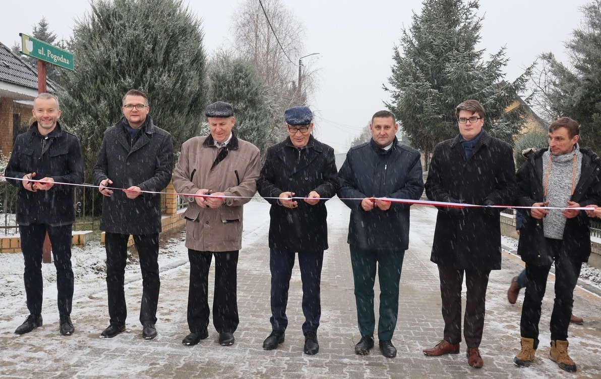 Zdjęcie do PRZEBUDOWANO KOLEJNE DROGI GMINNE
