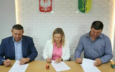 Zdjęcie do Umowa z wykonawcą na modernizację drogi w Zelgoszczy podpisana